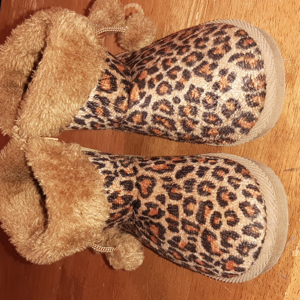 EUC Animal print boots